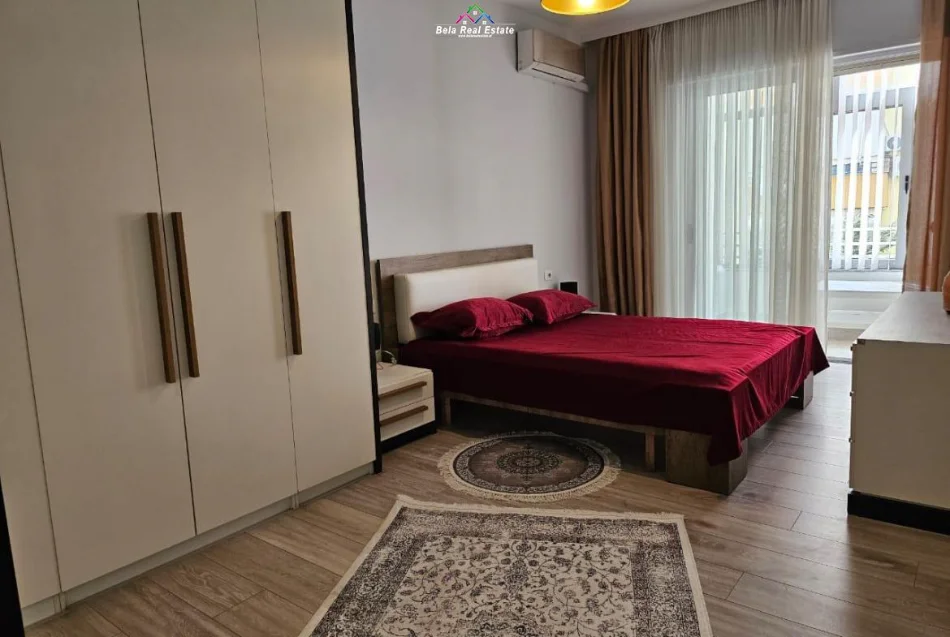 Tirane, jepet me qera apartament 2+1 Kati 3, 120 m² 800 € (Rruga Hamdi Sina)