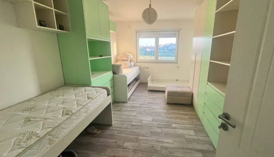 Tirane, jepet me qera apartament 2+1 , 110 m² 500 € 