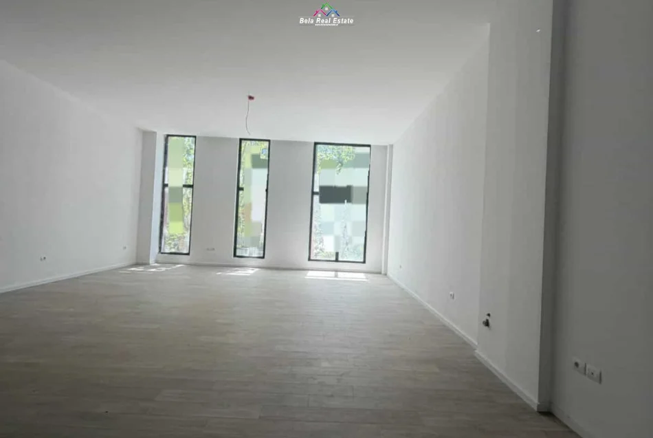 Tirane, jepet me qera zyre Kati 2, 80 m² 1.380 € (Rruga e Kavajes)
