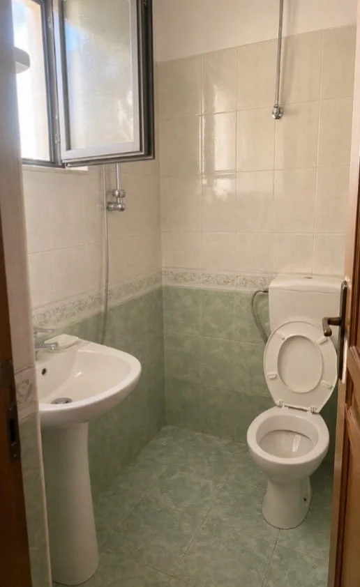 Tirane, jepet me qera Vile 3+1 Kati 3, 130 m² 580 € (Rruga Teodor Keko)