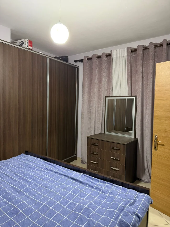 Tirane, jepet me qera apartament 1+1+Ballkon Kati 5, 60 m² 400 € (Astir)