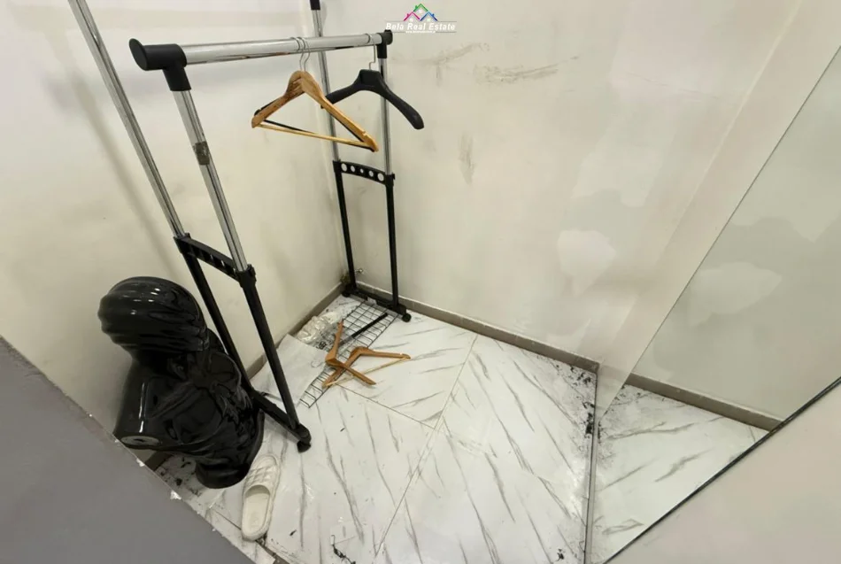 Tirane, jepet me qera dyqan Kati 1, 58 m² 830 € (Rruga Bardhyl)