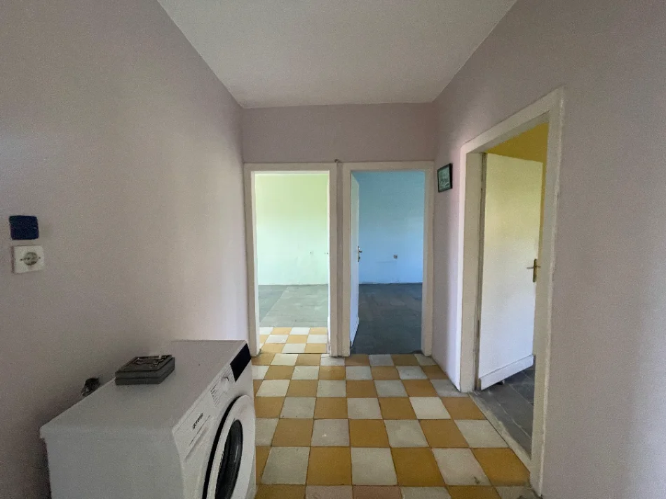Tirane, shitet apartament 2+1+Ballkon Kati 3, 78 m² 147.000 € (Rruga Ali Demi)