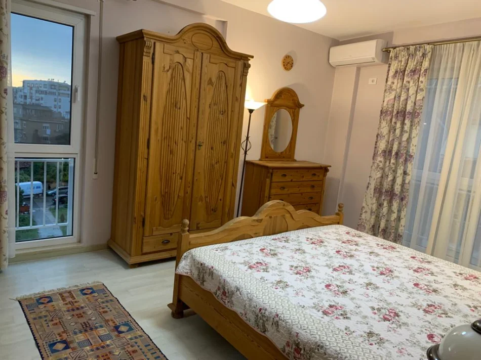 Tirane, jepet me qera apartament 3+1+Aneks+Ballkon Kati 4, 123 m² 850 € (Rruga Jordan Misja)