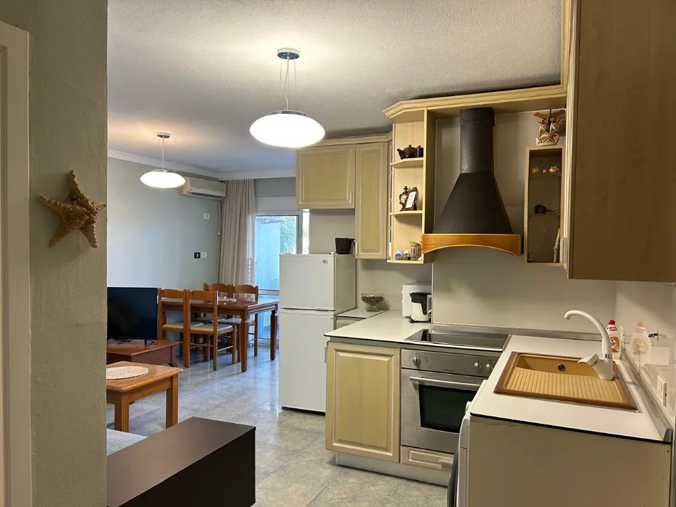 Durres, jepet me qera apartament 1+1+Ballkon , 62 m² 450 € (Rruga Ankona, Nd.44, Plazh - Skembi i Kavajes)