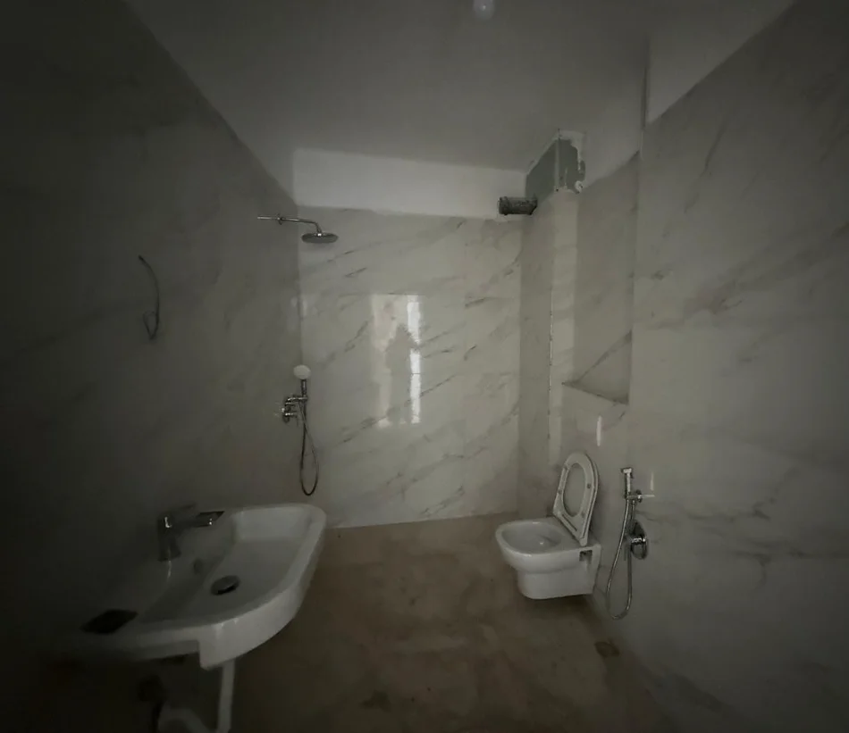 Tirane, jepet me qera apartament 1+1 , 73 m² 205.371 € 