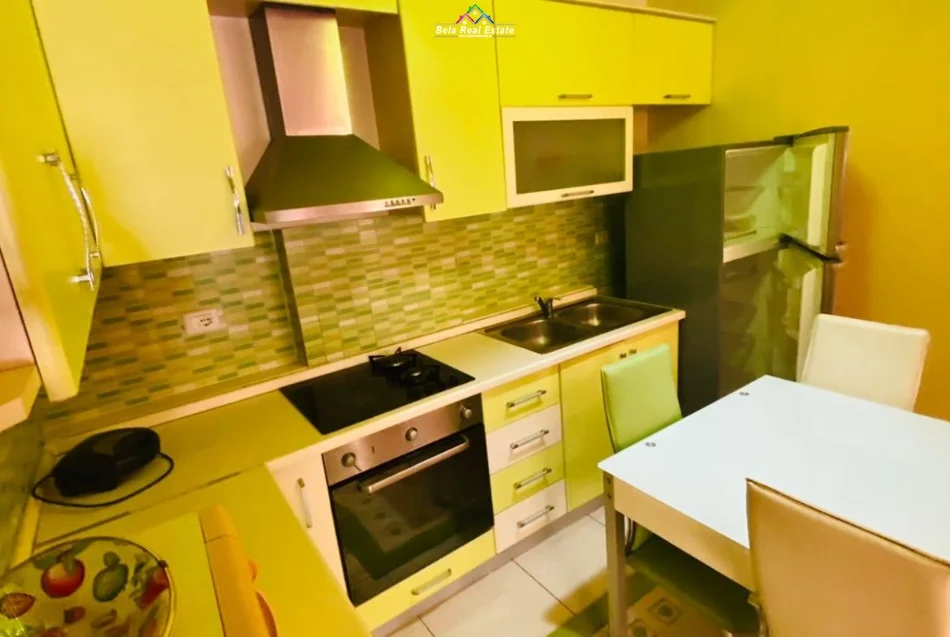Tirane, jepet me qera apartament 1+1 Kati 1, 65 m² 470 € (Rruga Teodor Ruzvelt)