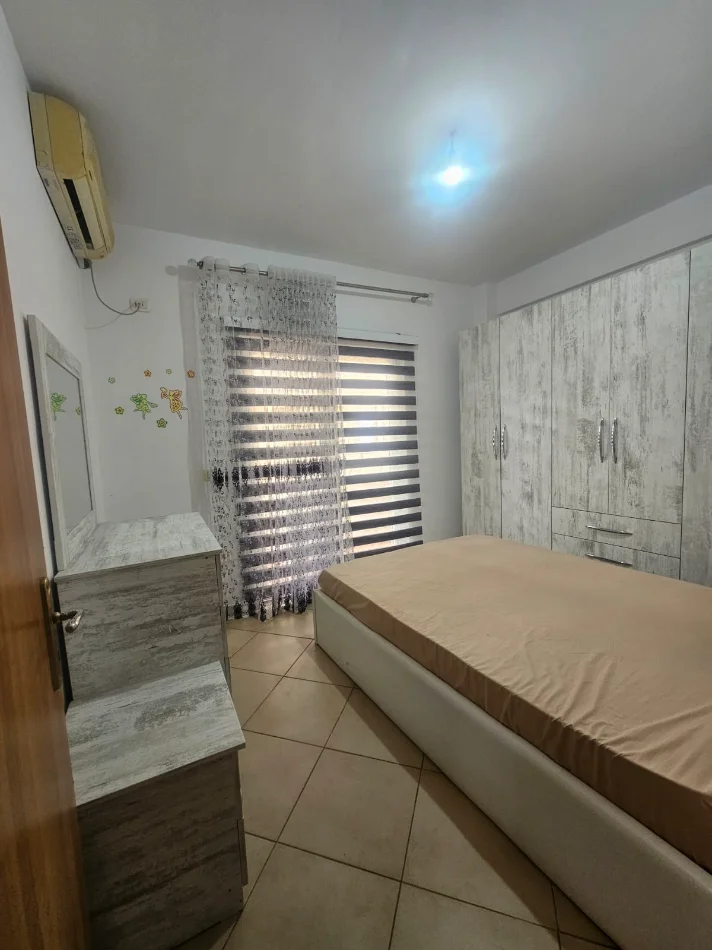 Tirane, jepet me qera apartament 1+1 , 66 m² 500 € (Liqeni i Thatë)