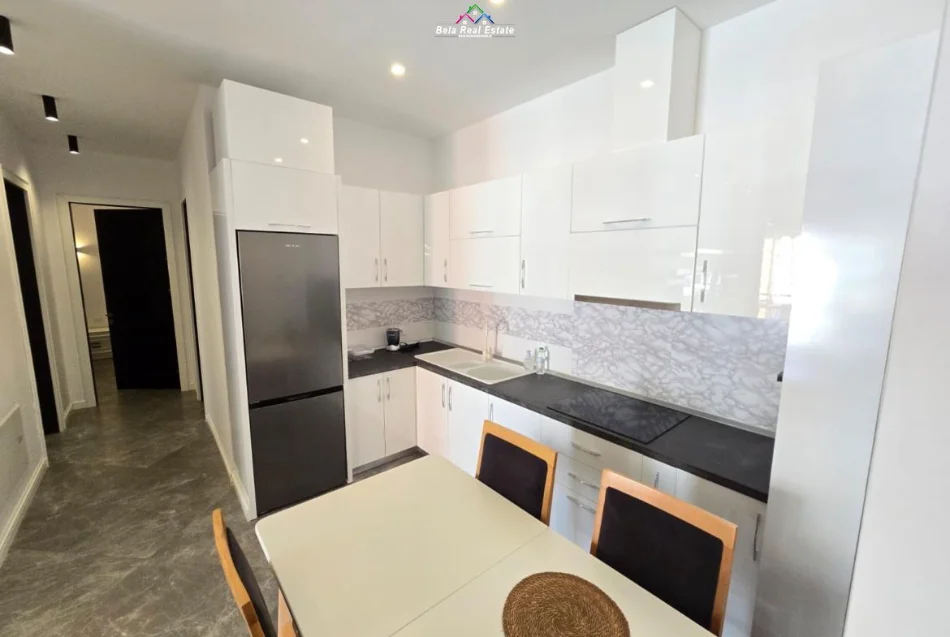 Tirane, jepet me qera apartament 2+1 Kati 5, 116 m² 1350 € (Rruga e KAvajes)