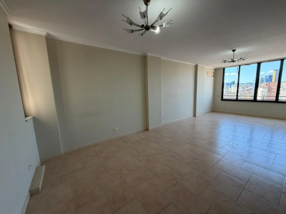 Tirane, jepet me qera apartament 3+1+Ballkon Kati 6, 130 m² 800 € (Rruga 4 Deshmoret)