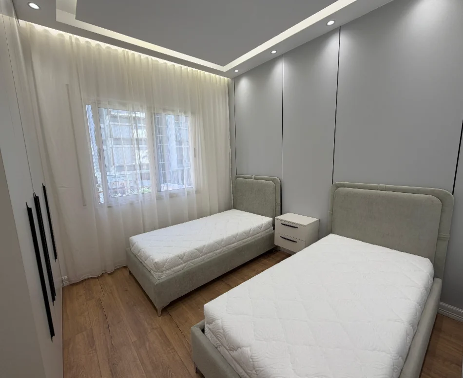 Tirane, shitet apartament 2+1 , 104 m² 215.000 € 
