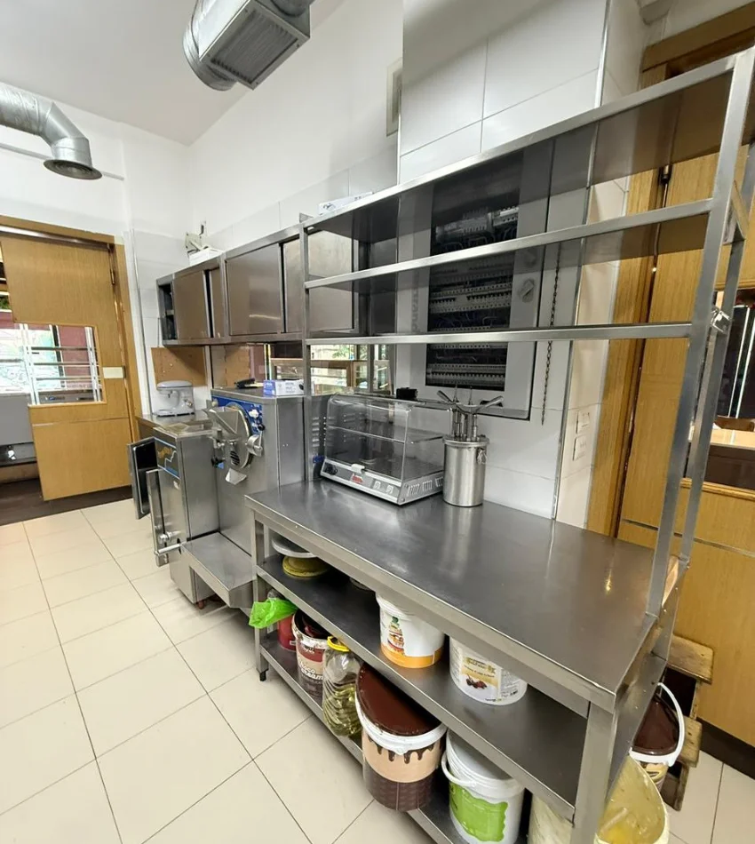 Tirane, shitet ambjent biznesi , 222 m² 777.350 € 