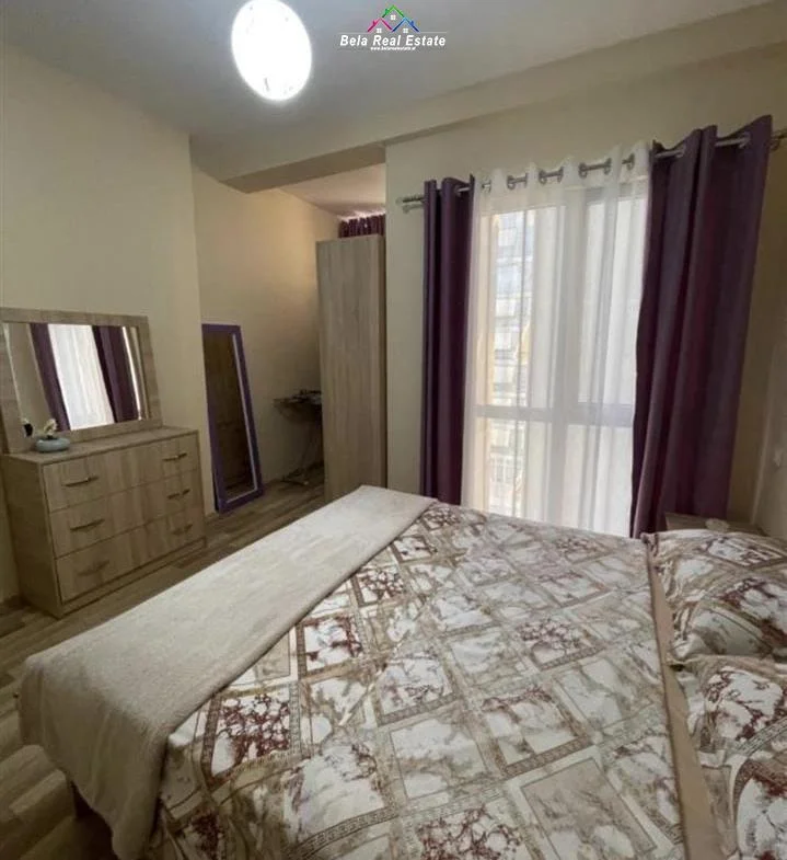 Tirane, jepet me qera apartament 1+1 Kati 5, 730 m² 730 € (Rruga Tish Dahia)