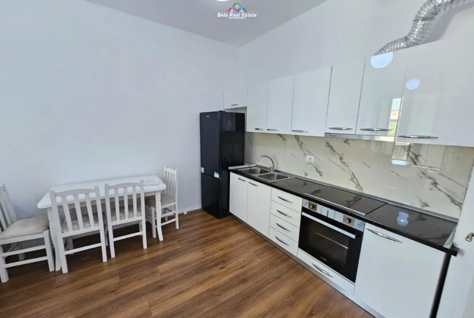 Tirane, jepet me qera apartament 1+1 Kati 2, 65 m² 520 € (Rruga Sadik Petrela)