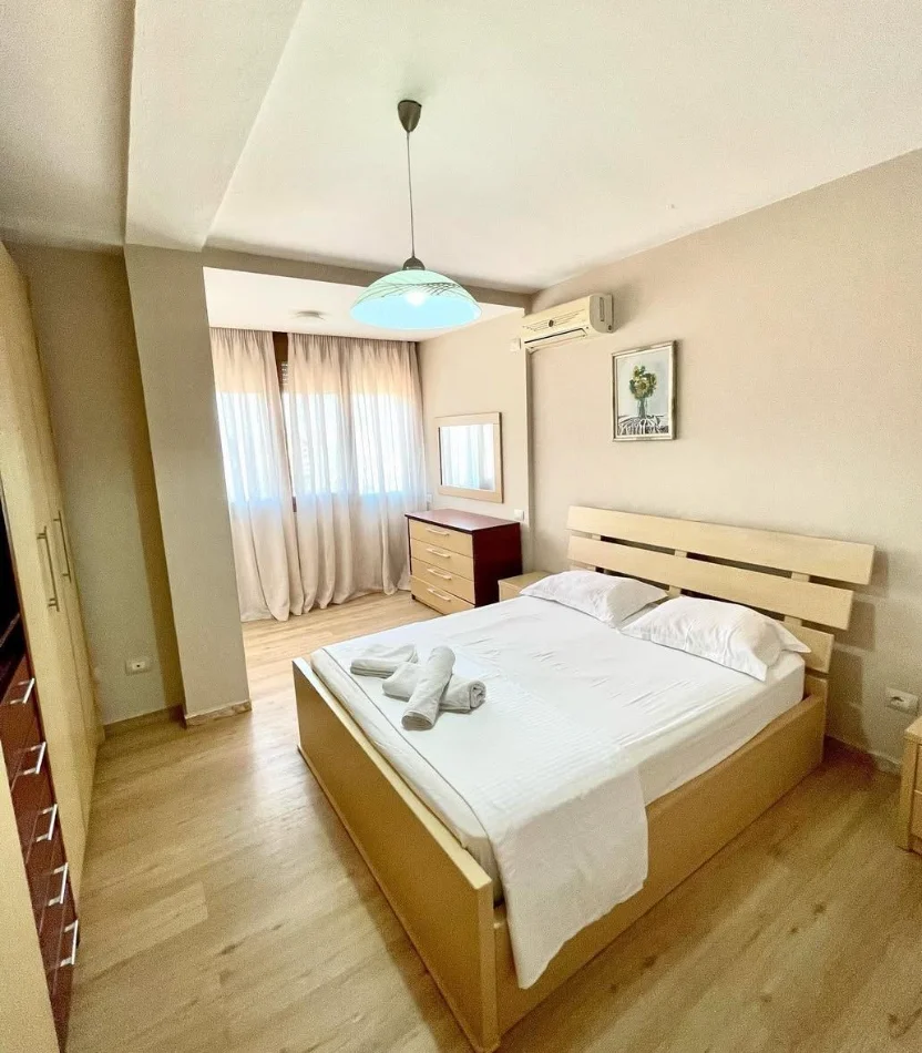 Tirane, jepet me qera apartament 1+1 , 75 m² 750 € 