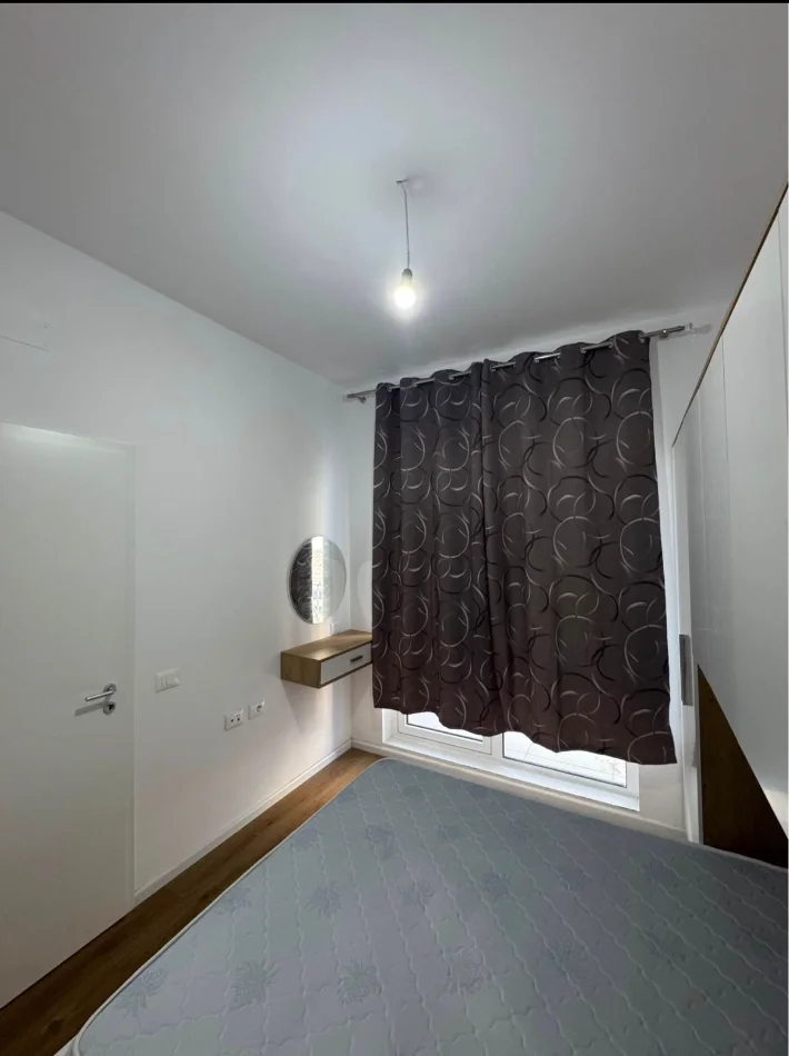 Tirane, jepet me qera apartament 1+1 , 60 m² 400 € (Fresk)