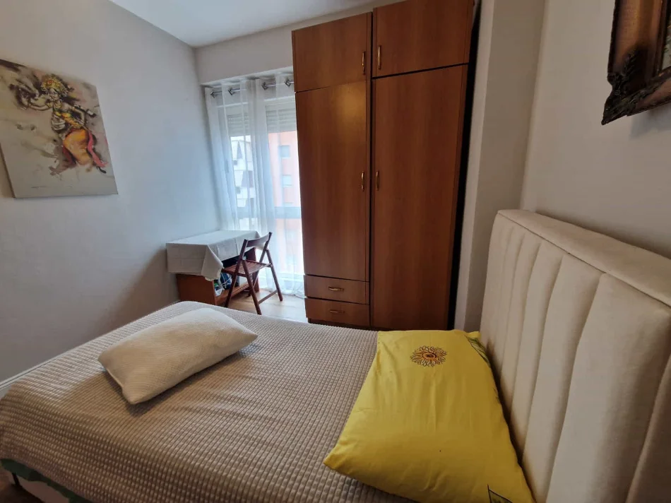 Tirane, jepet me qera apartament 2+1 Kati 6, 84 m² 820 € (Rruga e Kavajes)