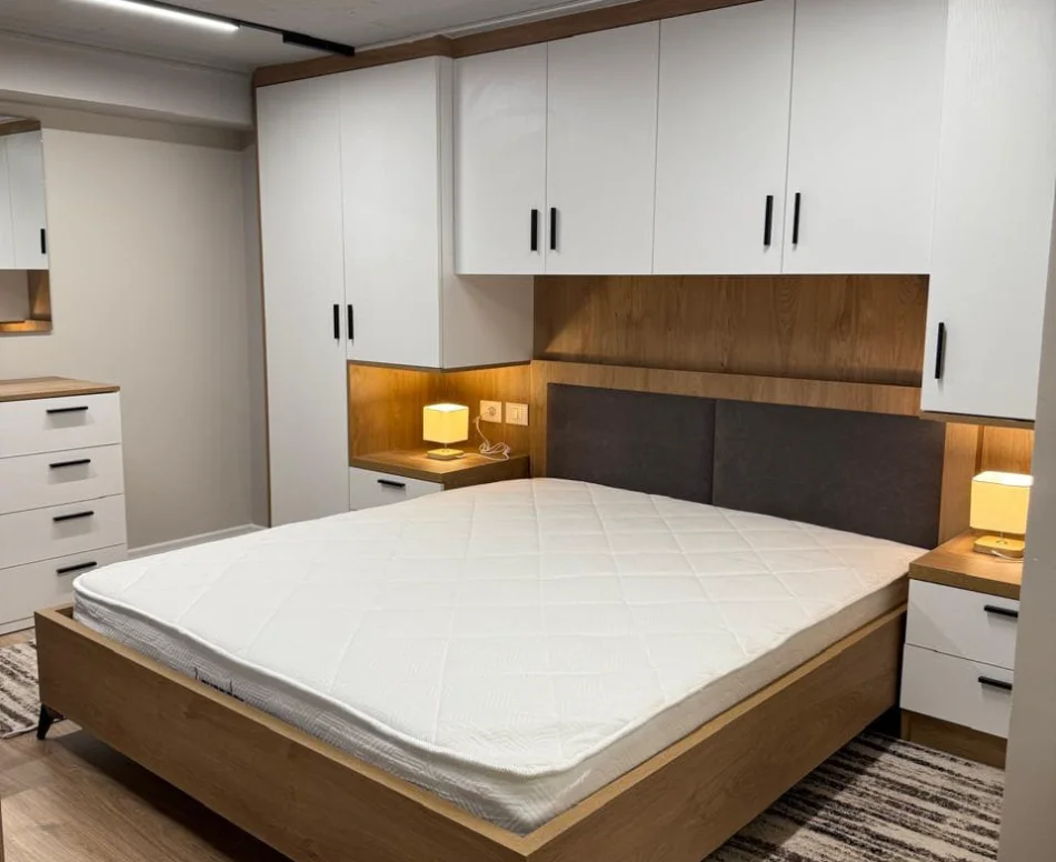 Tirane, jepet me qera apartament 1+1 Kati 1, 70 m² 600 € (Golden Park)