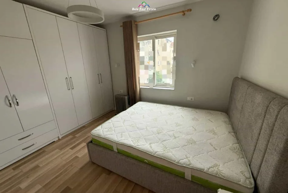 Tirane, jepet me qera apartament 1+1 Kati 3, 55 m² 600 € (Bulevardi i Ri)
