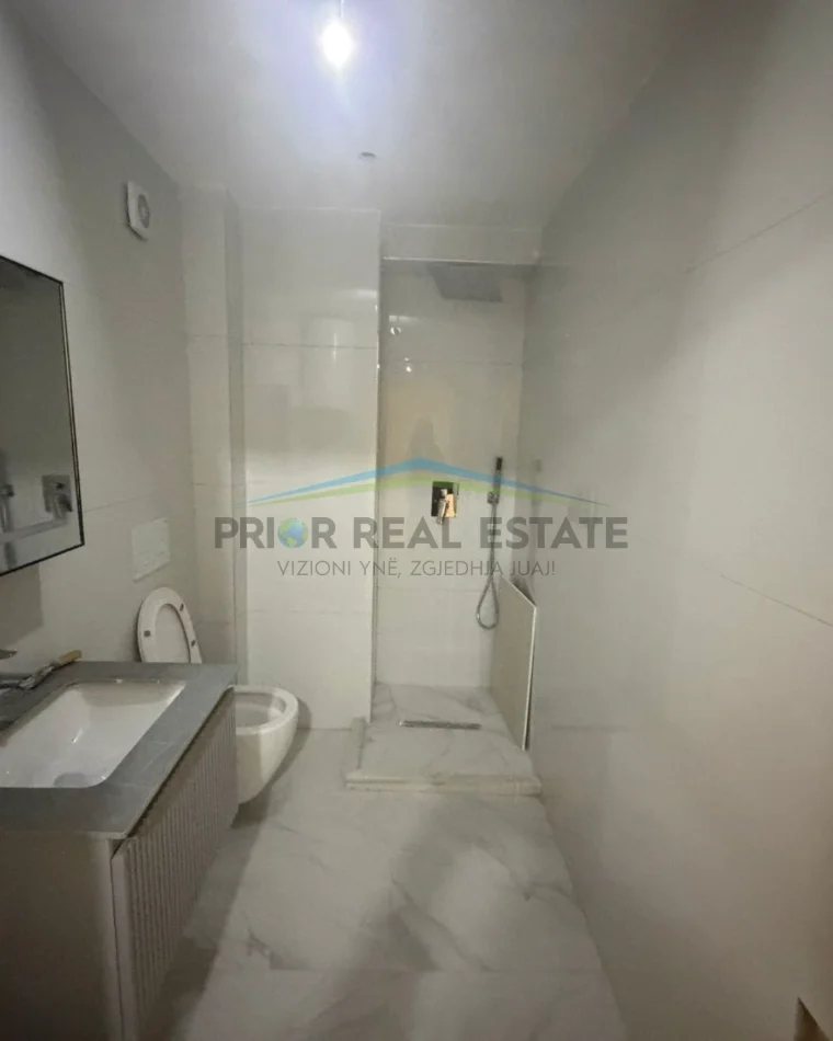 Tirane, shitet garsonier 1+1 Kati 2, 78.000 € (Rruga e Elbasanit)