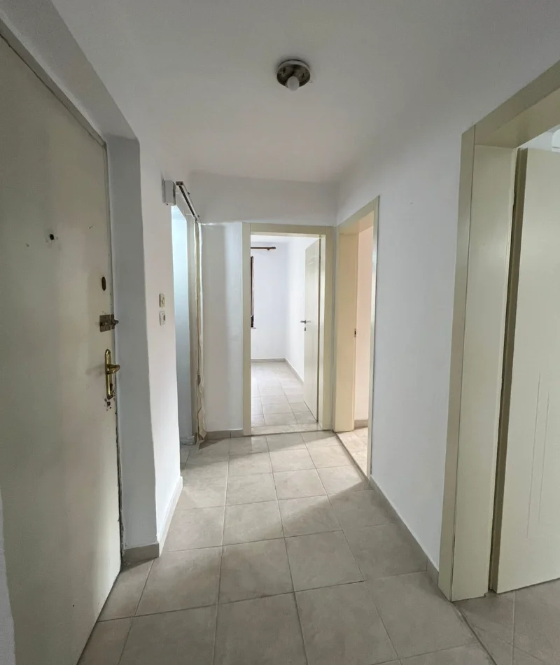 Tirane, jepet me qera zyre , 80 m² 720 € 