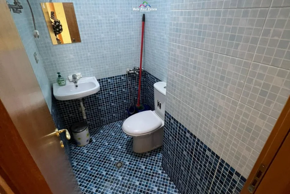 Tirane, jepet me qera zyre Kati 6, 106 m² 730 € (Zogu i Zi)
