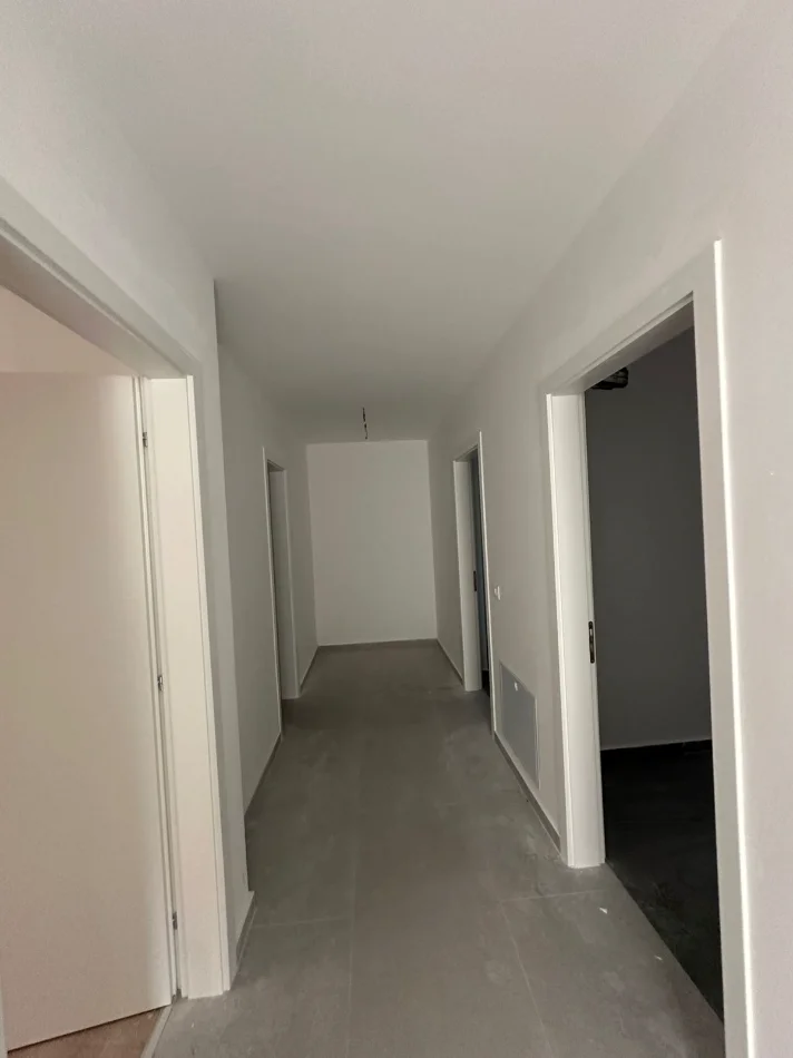 Tirane, shitet Vile 5+1 , 523 m² 1.050.000 € (TEG)