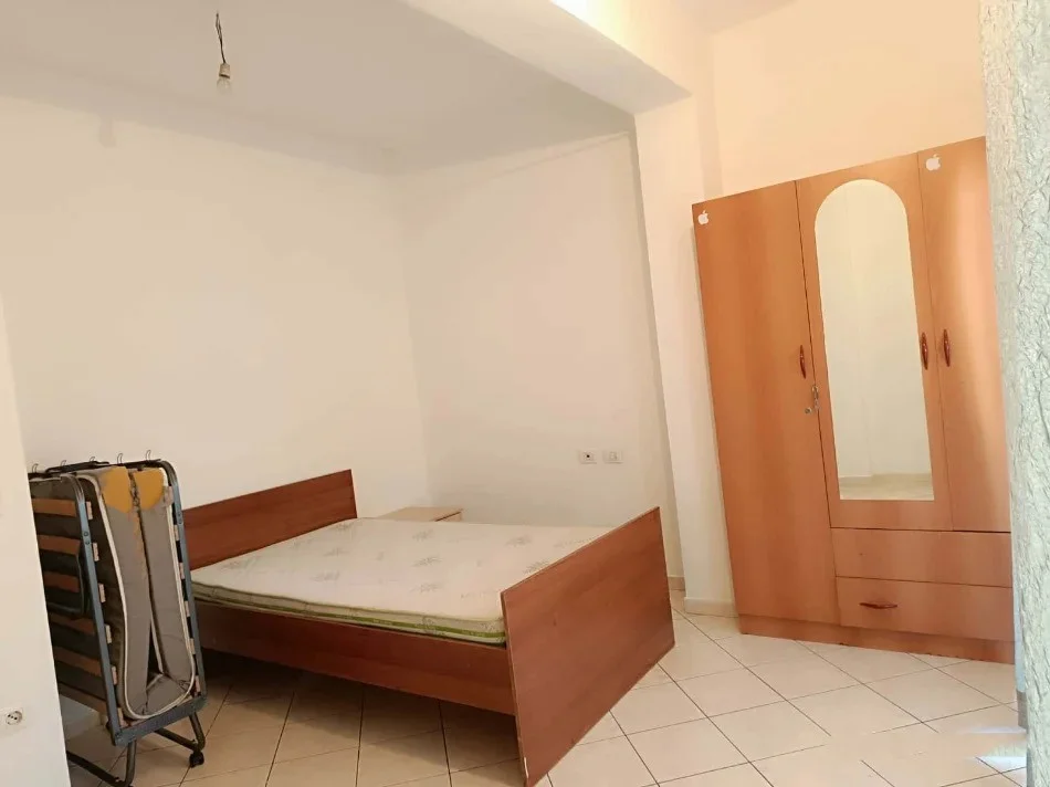 Tirane, jepet me qera apartament 2+1+Ballkon , 85 m² 448 € (Don Bosko)