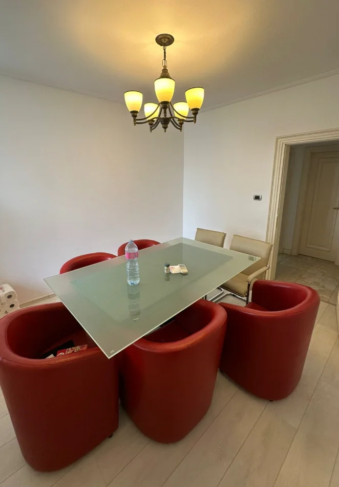 Tirane, jepet me qera zyre , 110 m² 1.000 € 