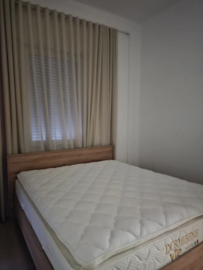 Tirane, jepet me qera Vile 3 Katshe , 240 m² 2.500 € (TEG)