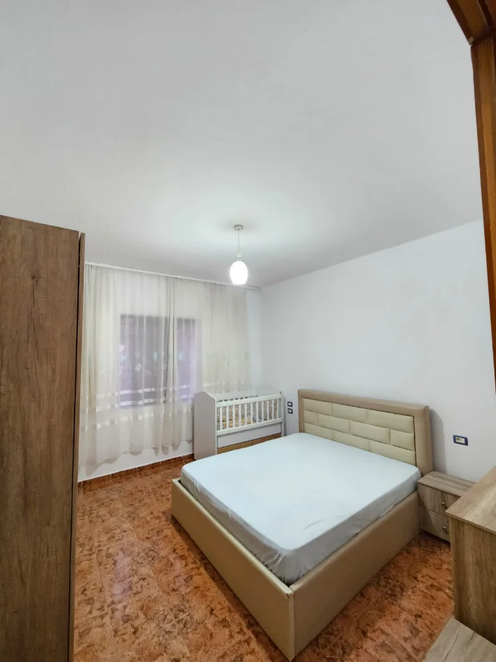 Tirane, jepet me qera apartament 2+1+Ballkon Kati 1, 100 m² 430 € (Astir)