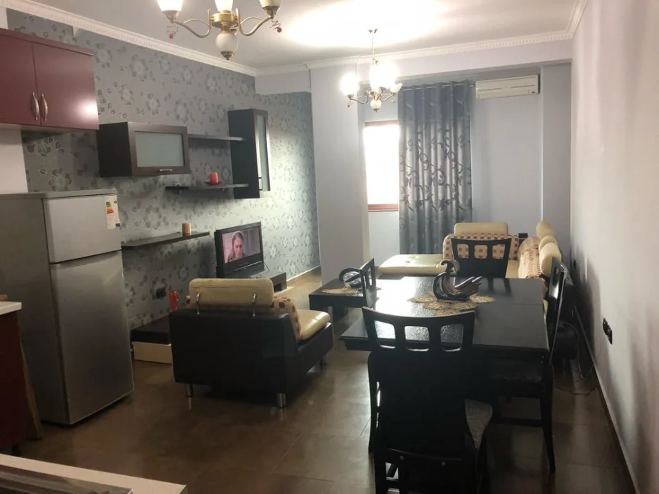 Tirane, jepet me qera apartament 2+1+Ballkon Kati 5, 90 m² 650 € (Rurga e Dibres)