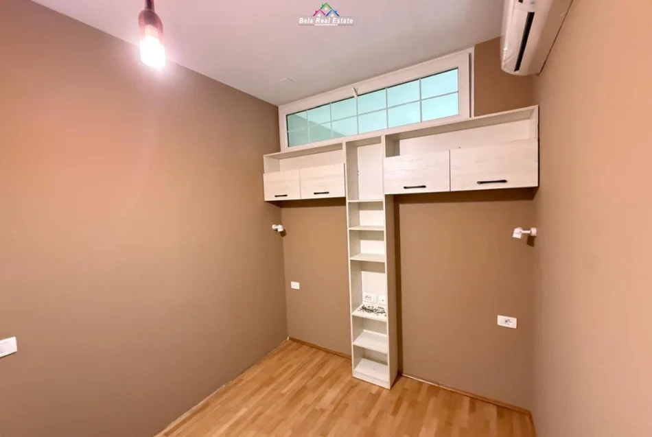 Tirane, jepet me qera apartament 2+1 Kati 0, 160 m² 1.000 € (Secret Garden)