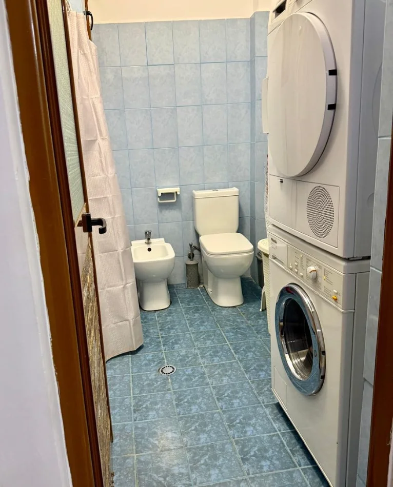 Tirane, shitet apartament 1+1+Ballkon , 56 m² 97.000 € 