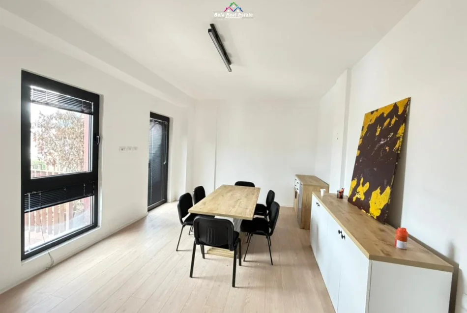 Tirane, shes zyre Kati 7, 124 m² (Rruga e Kavajes)
