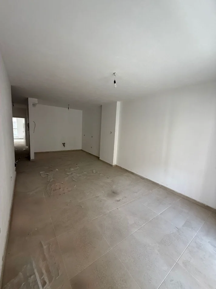 Tirane, jepet me qera zyre Kati 1, 120 m² 1.260 € (Rruga Dritan Hoxha)