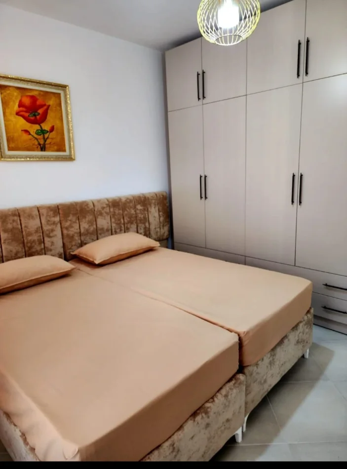 Tirane, jepet me qera apartament 1+1+Ballkon Kati 3, 50 m² 400 € (pranë Fakultetit të Mjekësisë)