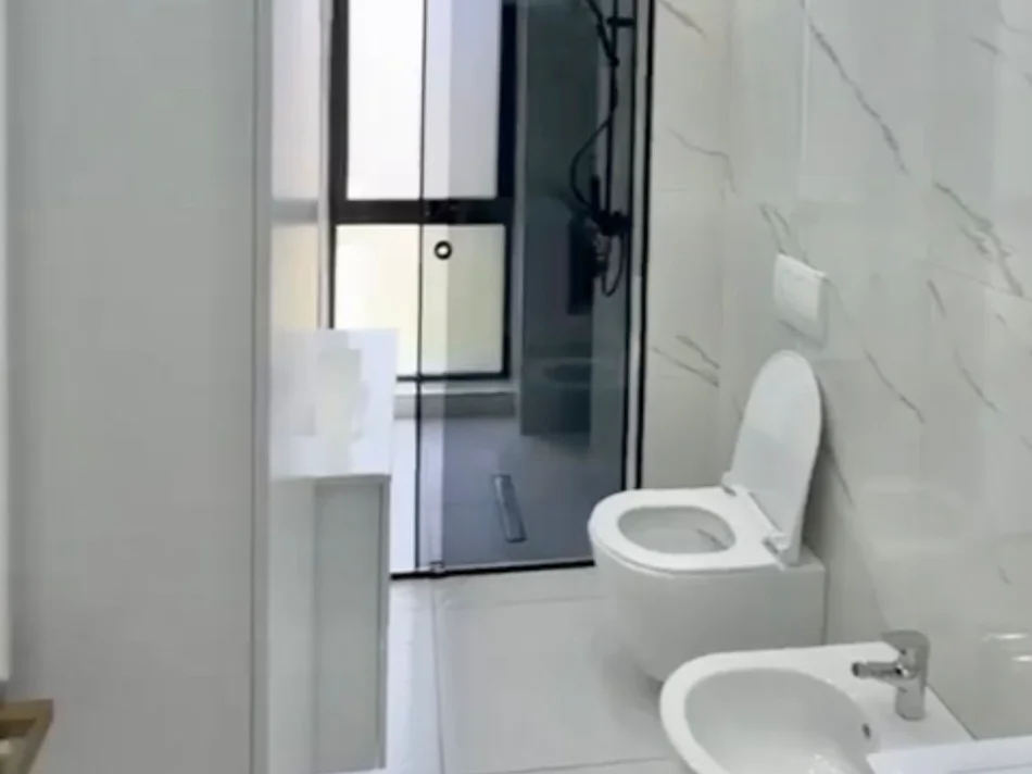 Tirane, jepet me qera apartament 1+1+Ballkon , 90 m² 700 € 