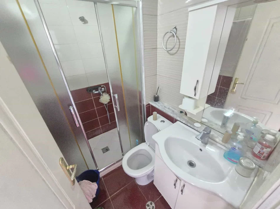 Tirane, jepet me qera apartament 1+1+Ballkon Kati 3, 65 m² 500 € (tregu elektrik)