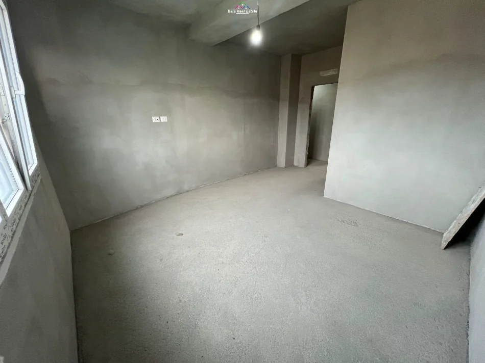 Tirane, jepet me qera zyre Kati 10, 130 m² 730 € (River Residenvce)