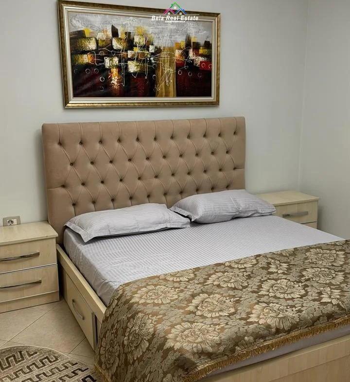 Tirane, jepet me qera apartament 2+1 Kati 5, 100 m² 650 € (pallatet Al-Mak)
