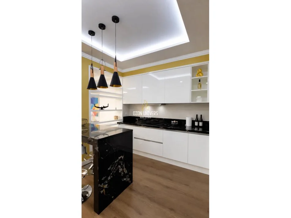 Tirane, shitet apartament 2+1+Ballkon Kati 3, 120 m² 360.000 € (Liqeni i Thatë)