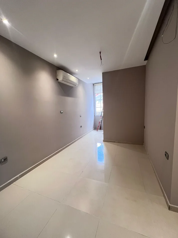 Tirane, jepet me qera apartament , 350 € (Rruga 5 Maji Concord Center))