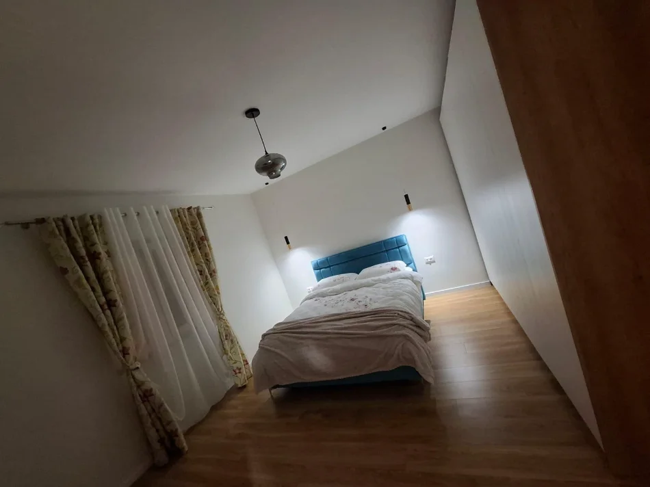 Tirane, jepet me qera Vile 1+1+Ballkon Kati 2, 70 m² 550 € (Rruga Mihal Grameno)