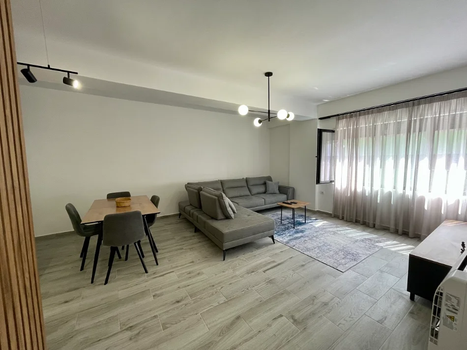 Tirane, jepet me qera apartament 2+1 Kati 3, 118 m² 700 € (Rezidenca Kodra e Diellit)
