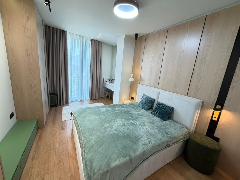 Tirane, jepet me qera apartament 1+1 Kati 10, 70 m² 1.080 € (rruga Mine Peza)