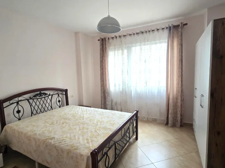 Tirane, jepet me qera apartament 2+1+Ballkon , 100 m² 650 € 