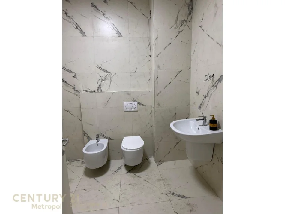 Tirane, shes apartament 2+1 Kati 2, 107 m² 220.000 € (Unaza e Re)