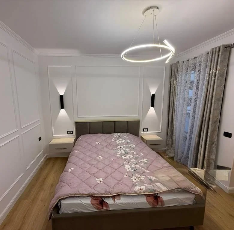 Tirane, jepet me qera apartament 1+1 , 70 m² 800 € 