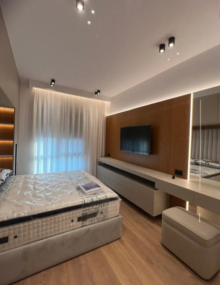 Tirane, jepet me qera apartament 2+1 , 90 m² 1.000 € 